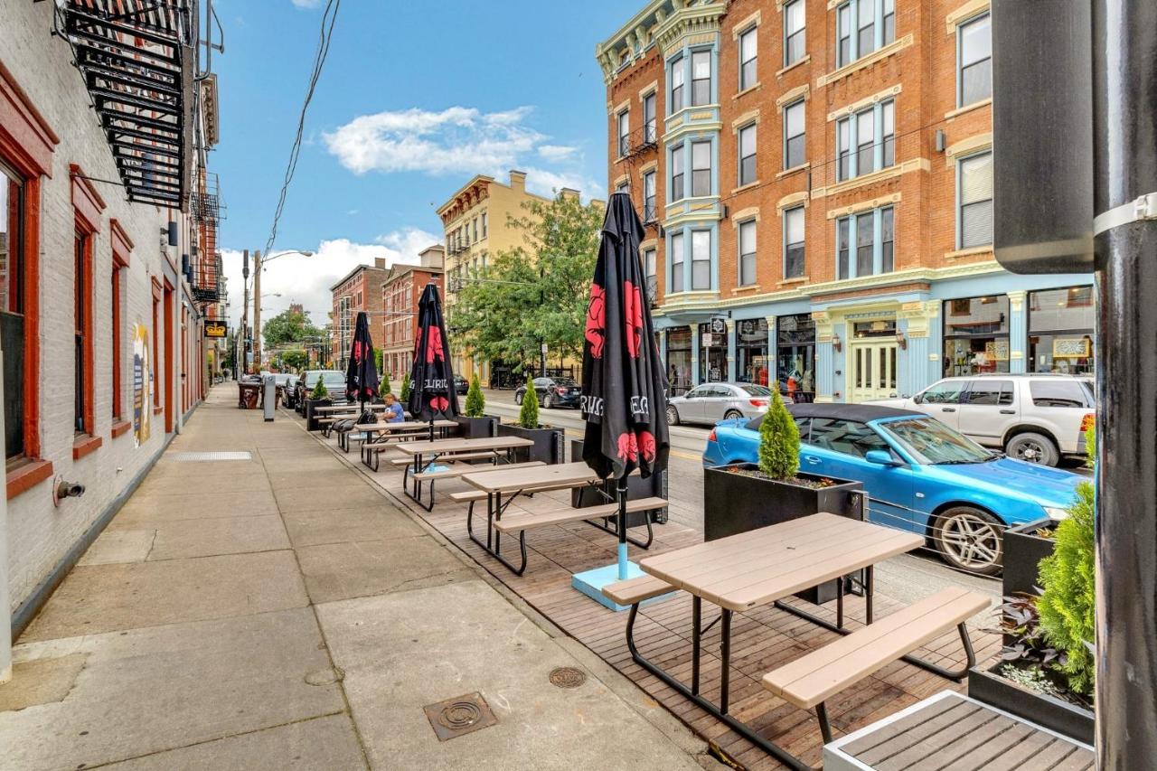 Restaurant On Site Walk To Everything Cincinnati Exterior photo